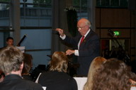 Bernard Tnnies dirigiert